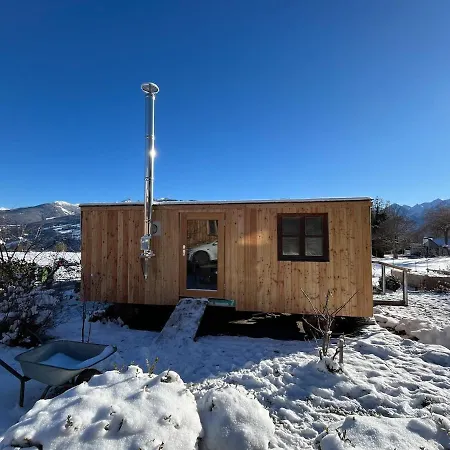 Lovingly Renovated 120-year-old Train Car! Holiday home *